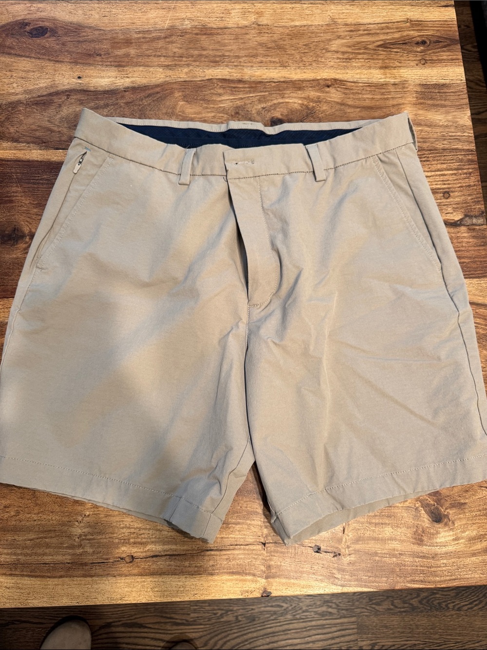 Vineyard Vines Men’s Performance Shorts - 7 in